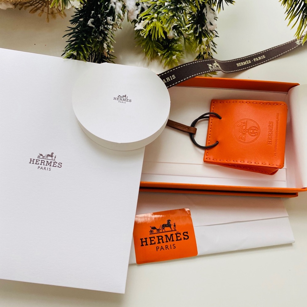 Hermès Orange Charm
